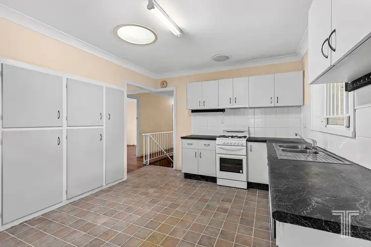 Fifth view of Homely house listing, 16 Cresthaven Drive, Mansfield QLD 4122