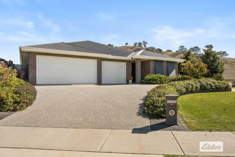 33 Riverside Boulevarde, Killara VIC 3691