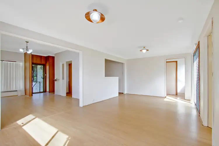 10 Chalet Road