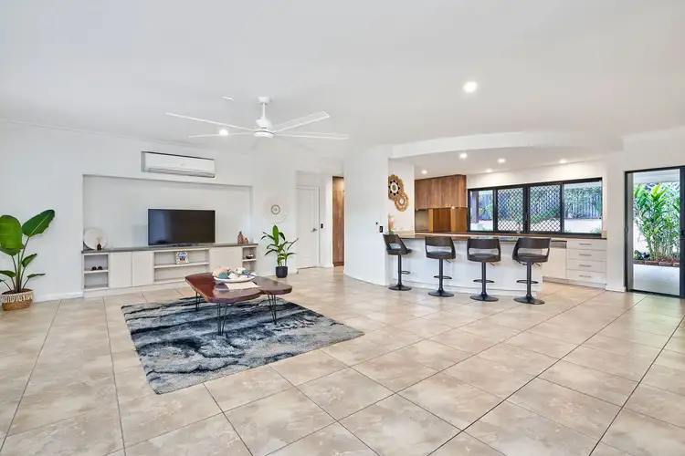 17 Rainbow Street, Kanimbla QLD 4870