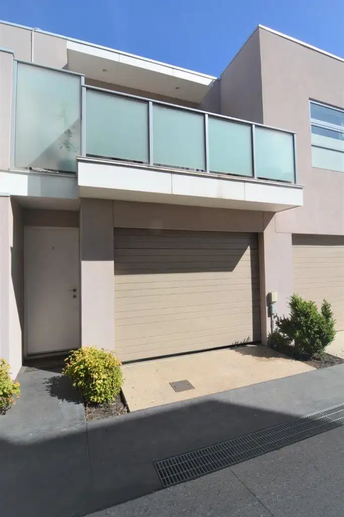 2/30 Sydenham Street