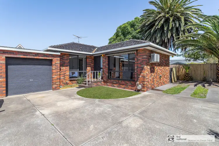 3/9 Seves Street