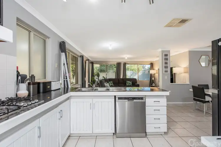 34 Mornington Boulevard, Waikiki WA 6169