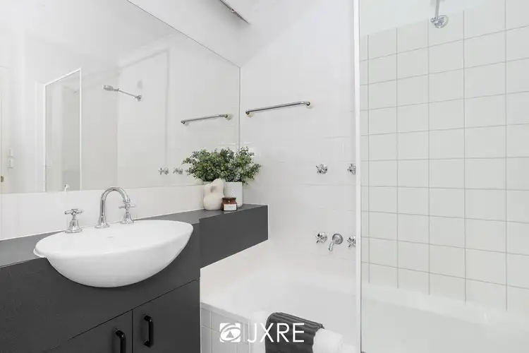 Fifth view of Homely apartment listing, 6/5 Davisons Place, Melbourne VIC 3000