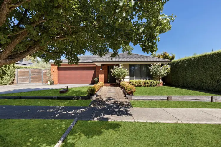 8 Octagonal Court, New Gisborne VIC 3438