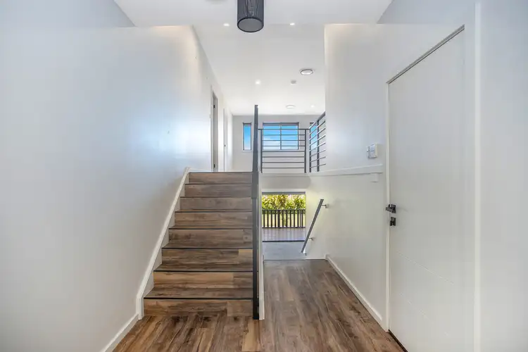 Second view of Homely house listing, 10 Clementine Place, Mardi NSW 2259