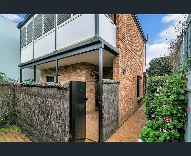27 Tomsey Street