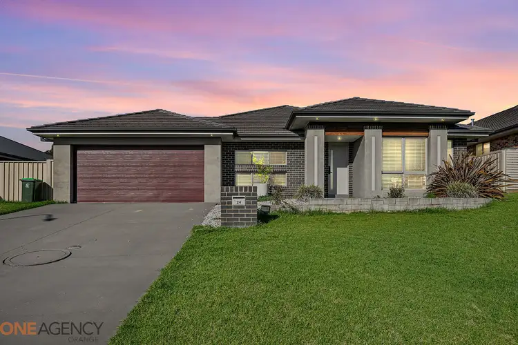 24 Robinson Court, Orange NSW 2800