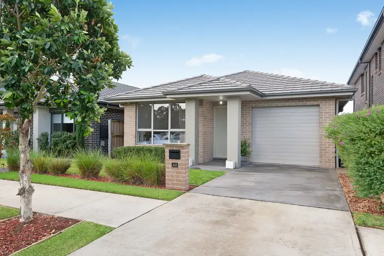 32 Peckham Grove, Oran Park NSW 2570