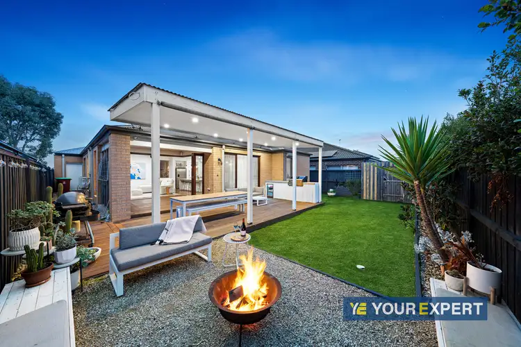 14 Sundaze Street, Clyde North VIC 3978