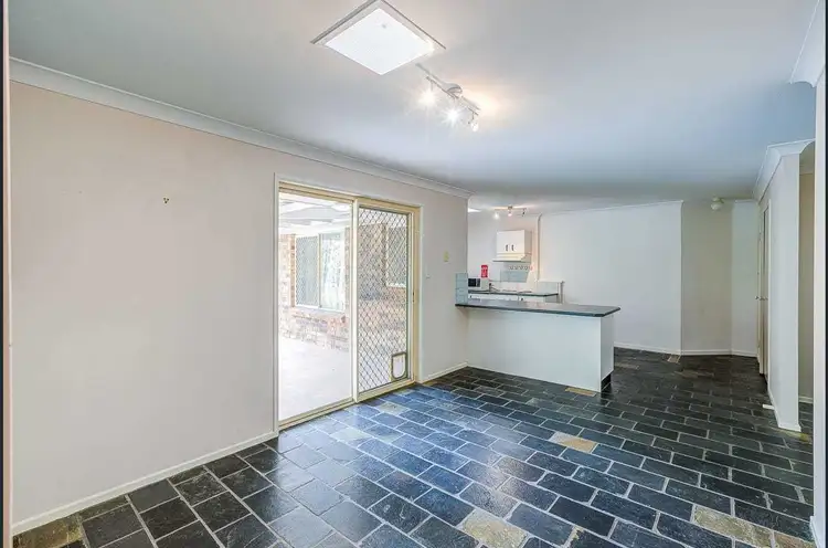 25 Leighton Drive