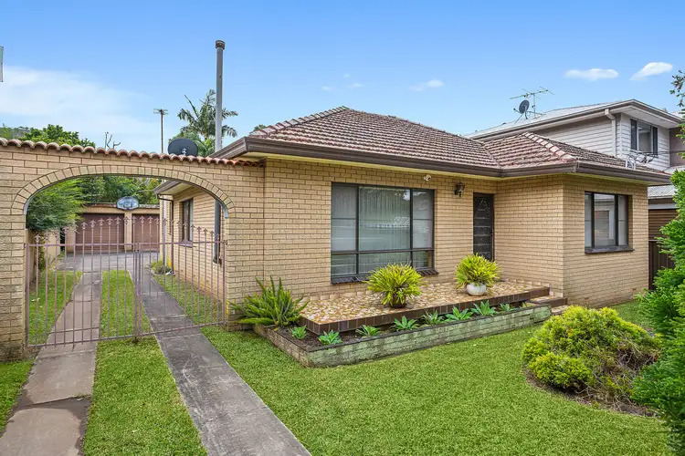 22 Lang Street