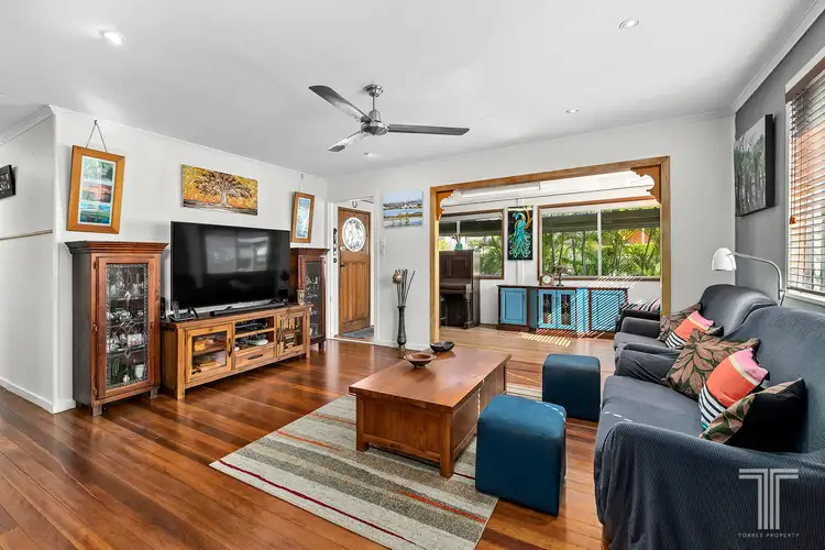 65 Valentia Street, Mansfield QLD 4122