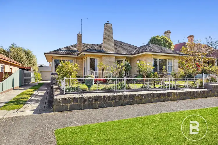 403 Armstrong Street North, Soldiers Hill VIC 3350