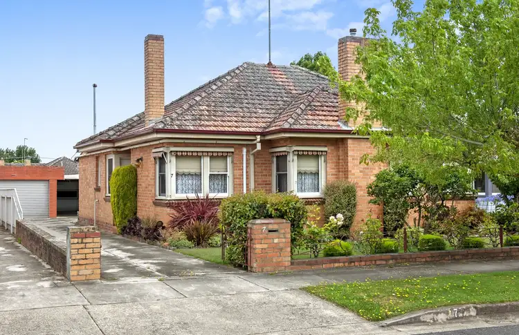 7 Shelley Street, Wendouree VIC 3355