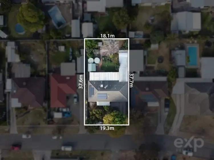 12 Valda Road, Para Hills SA 5096