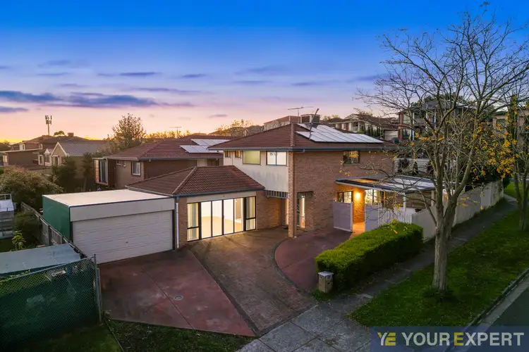 15 Hellyer Way, Endeavour Hills VIC 3802