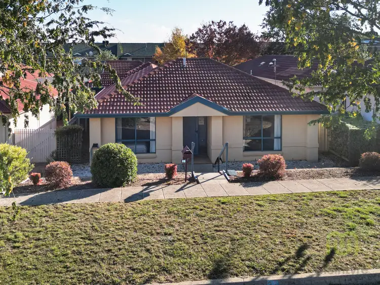 25 Bendora Crescent