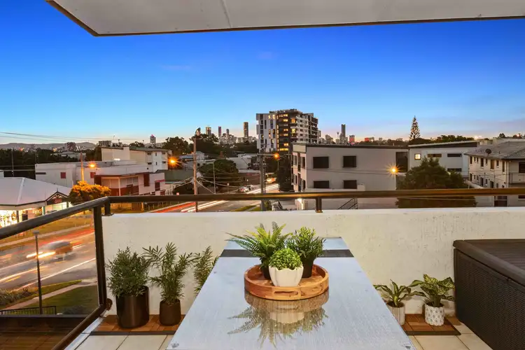 57/11 Kitchener Street, Coorparoo QLD 4151
