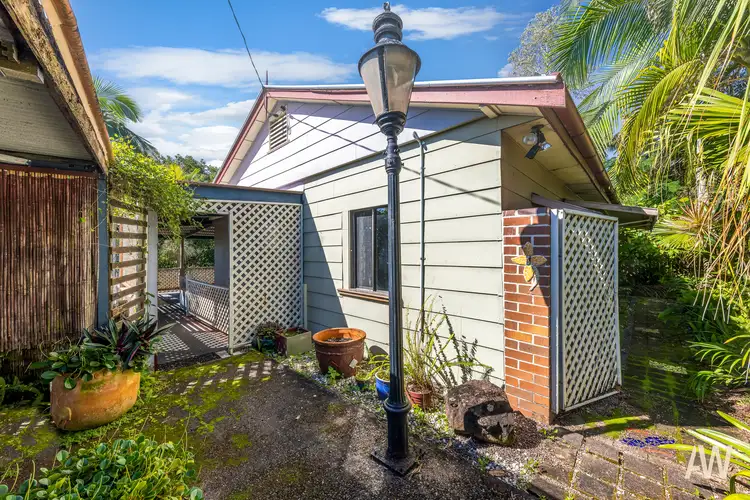 37 Lamington Terrace