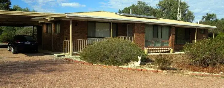 1 Rutherford Street, Charlton VIC 3525