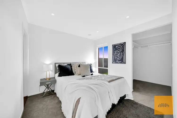 3 Raptor Place, Melton South VIC 3338