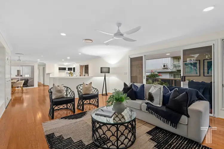 12 Amersham Crescent, Carindale QLD 4152