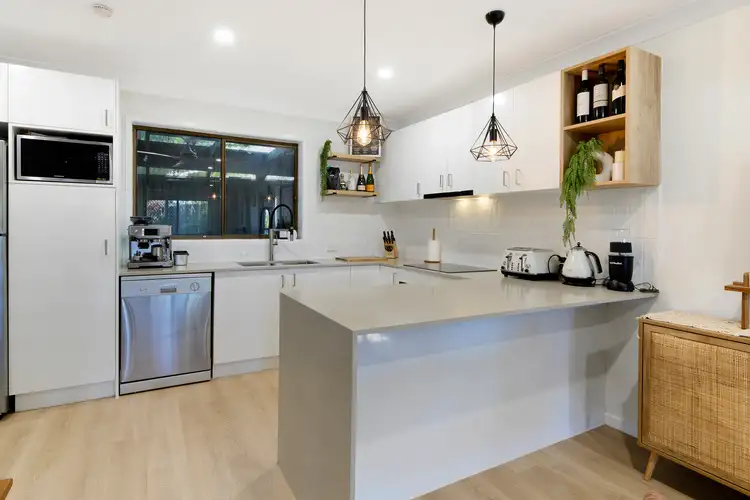 Sixth view of Homely house listing, 2/7 Vona Place, Labrador QLD 4215