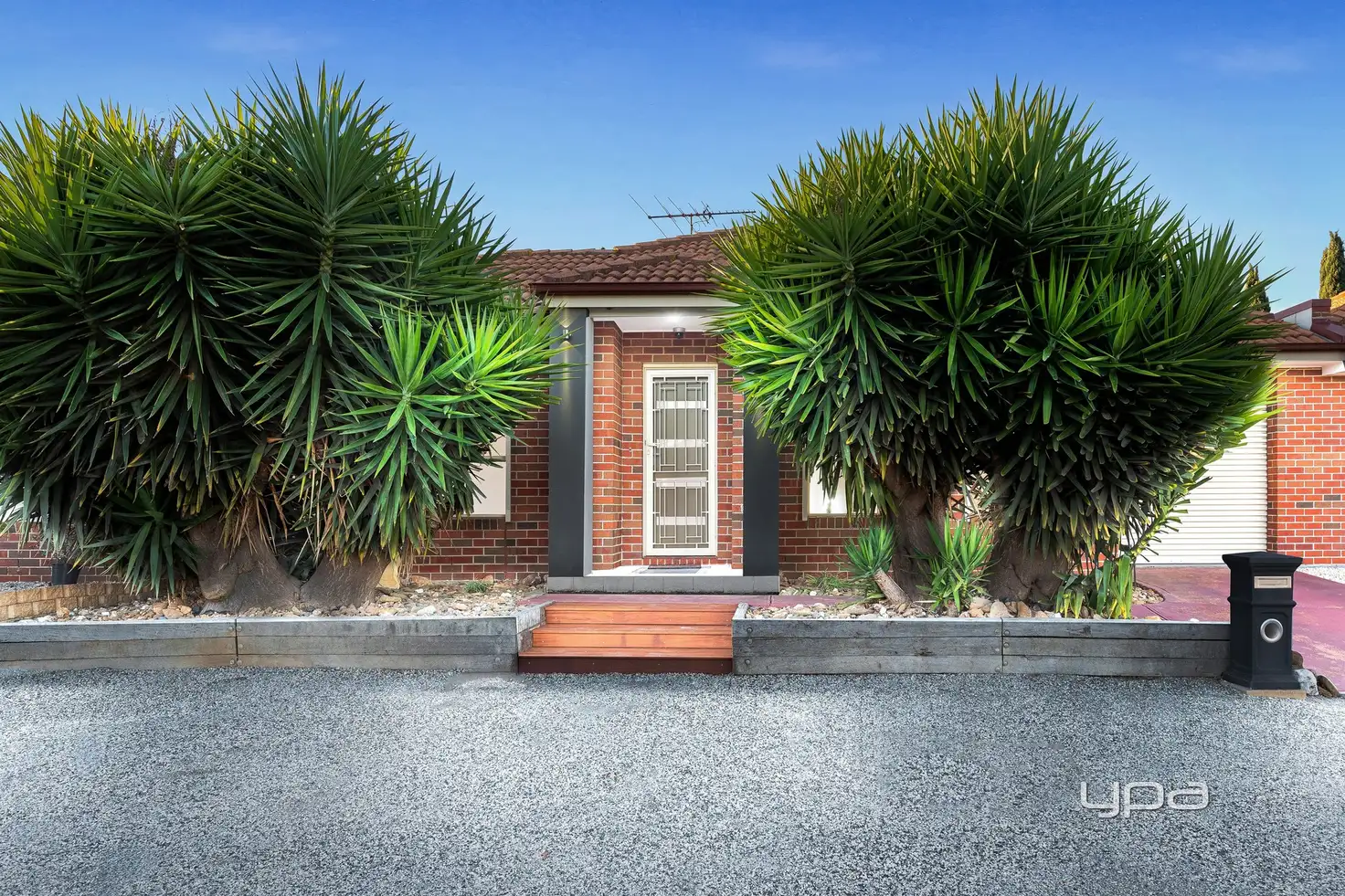 Main view of Homely unit listing, 2/40 Jade Way, Hillside VIC 3037