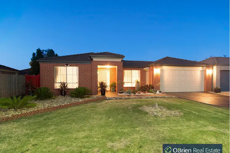 7 Greenfield Court, Cranbourne North VIC 3977