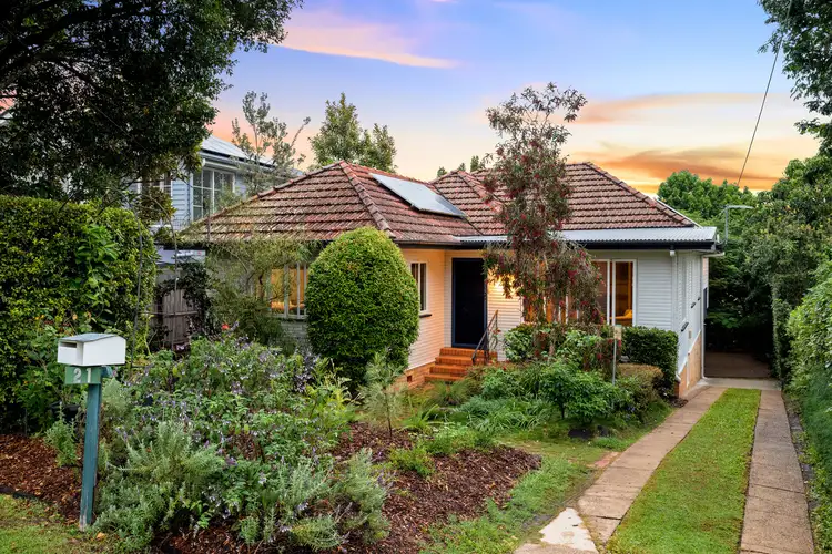 21 Albert Street, Holland Park West QLD 4121