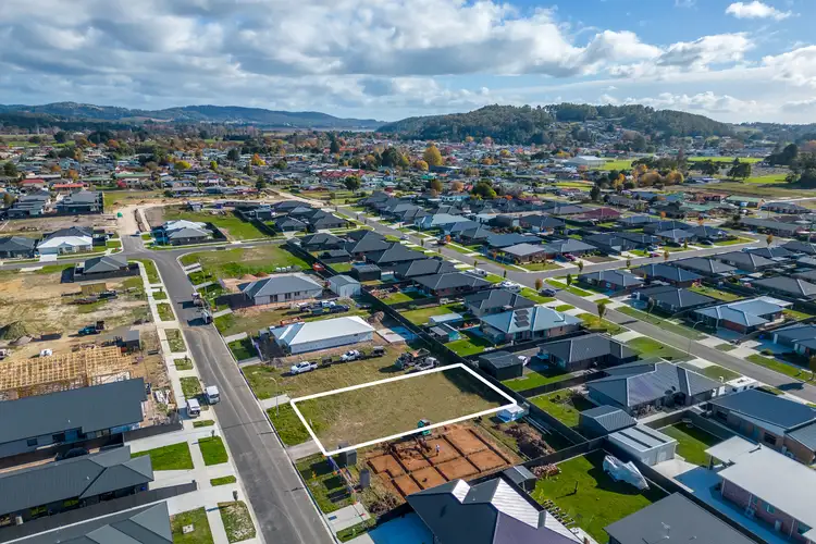 33 Magnolia Avenue, Latrobe TAS 7307