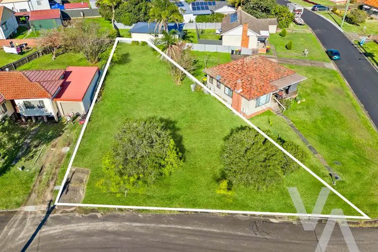 13 Derna Road, Shortland NSW 2307