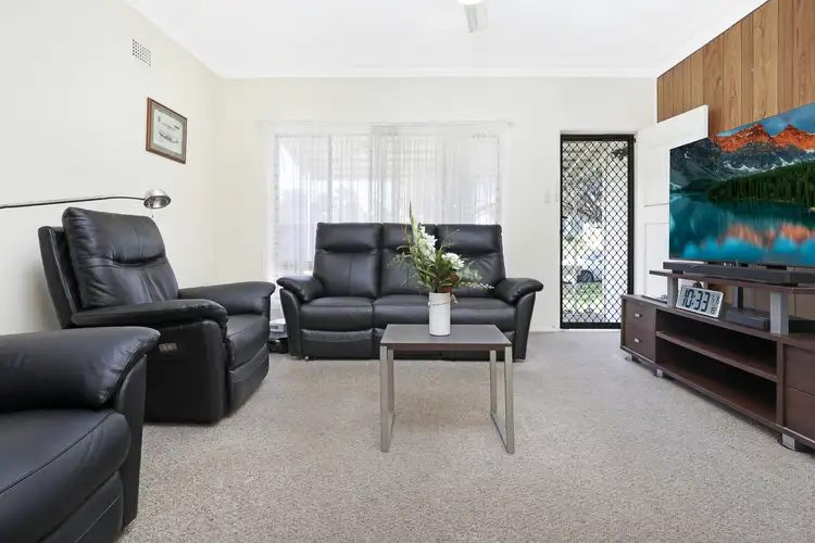 Second view of Homely house listing, 37 Elouera Crescent, Kanahooka NSW 2530