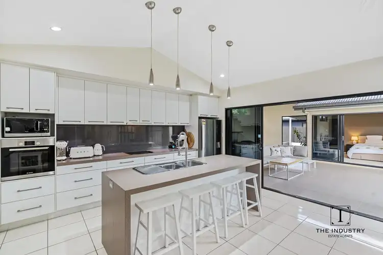9 Imooya Place, Trinity Park QLD 4879