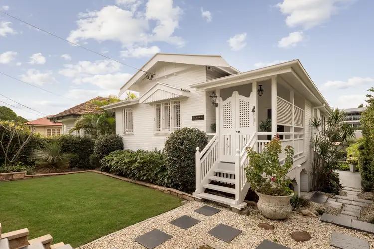 54 Bovelles Street, Camp Hill QLD 4152