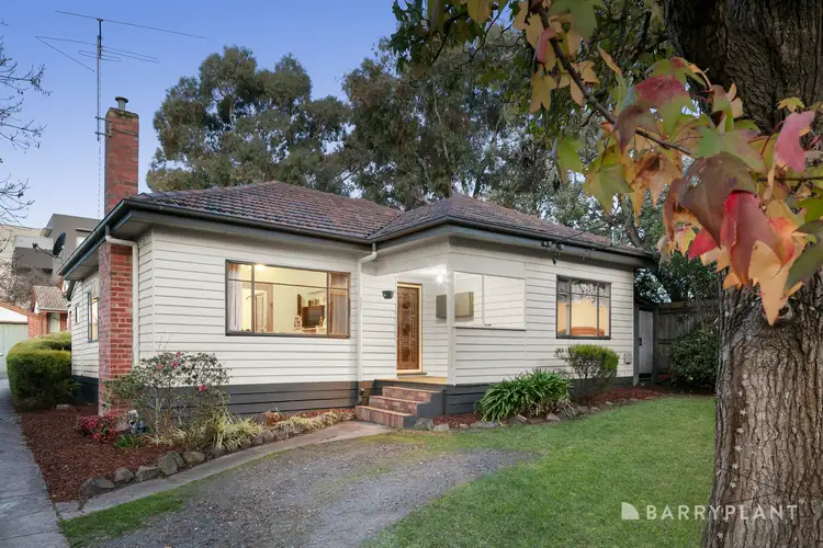 1/8 Burwood Avenue, Ringwood VIC 3134