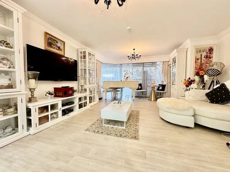Level 1/1105/24 Queensland Avenue, Broadbeach QLD 4218