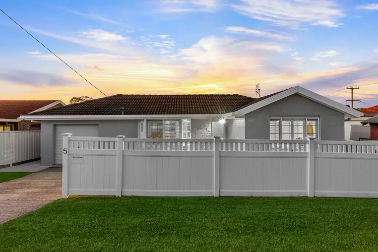 5 Pine Avenue, Cardiff South NSW 2285