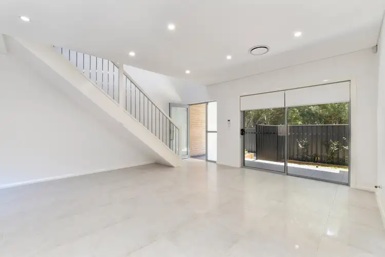 2/25 Memorial Avenue