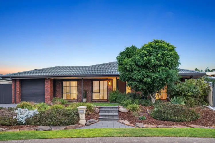 4 Moor Crescent, Hallett Cove SA 5158