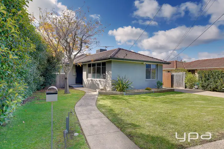 5 Mayfair Close, Gladstone Park VIC 3043