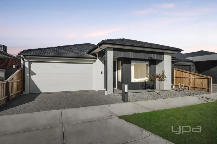 8 Belson Street, Mickleham VIC 3064