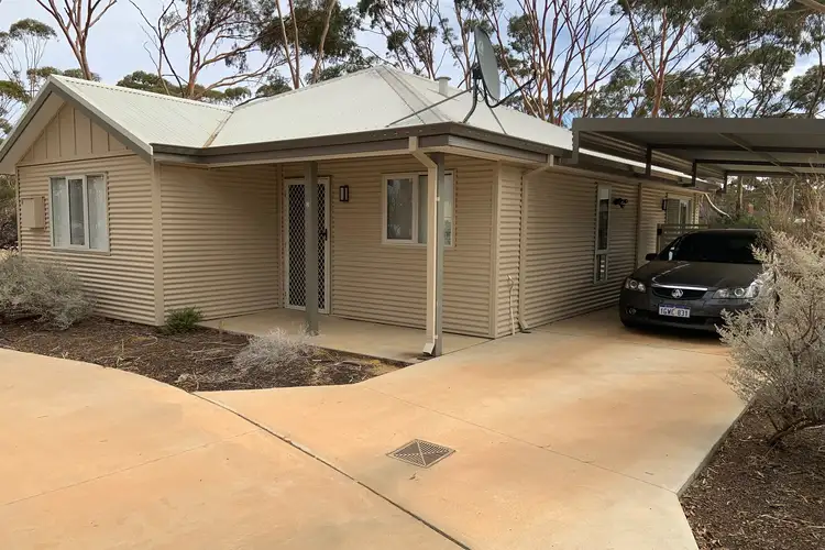 1and2/300 Lamond Street, Kununoppin WA 6489