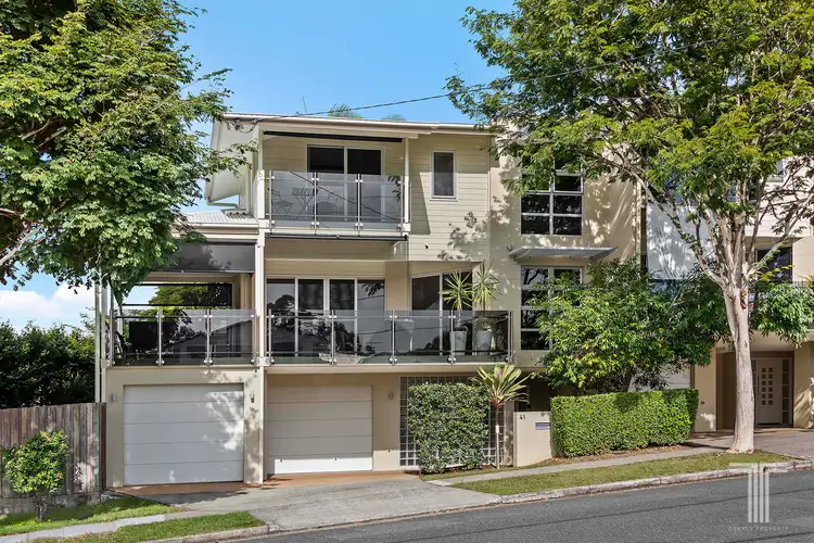 41 Barnes Avenue, Coorparoo QLD 4151