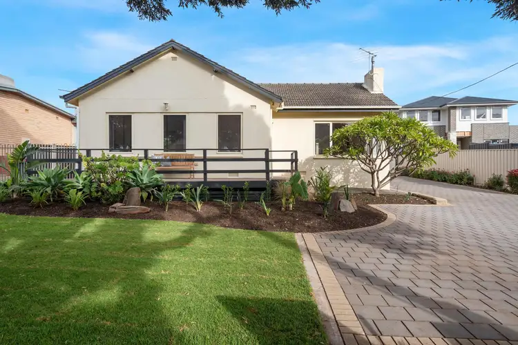 28 Naldera Crescent, Seacliff Park SA 5049