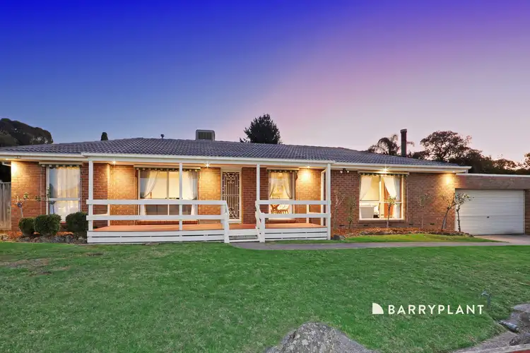 27 Malmsbury Crescent, Rowville VIC 3178