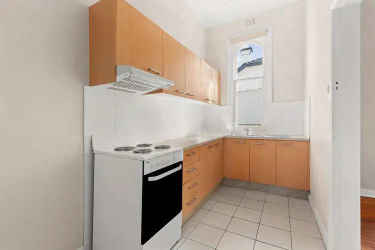 2/140 Frederick Street