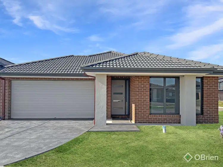 8 Choir Street, Clyde North VIC 3978