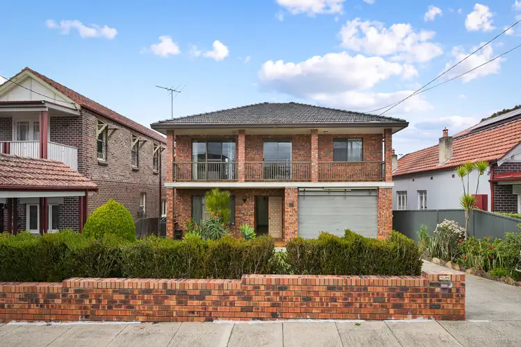 11 Rickard Street, Rodd Point NSW 2046